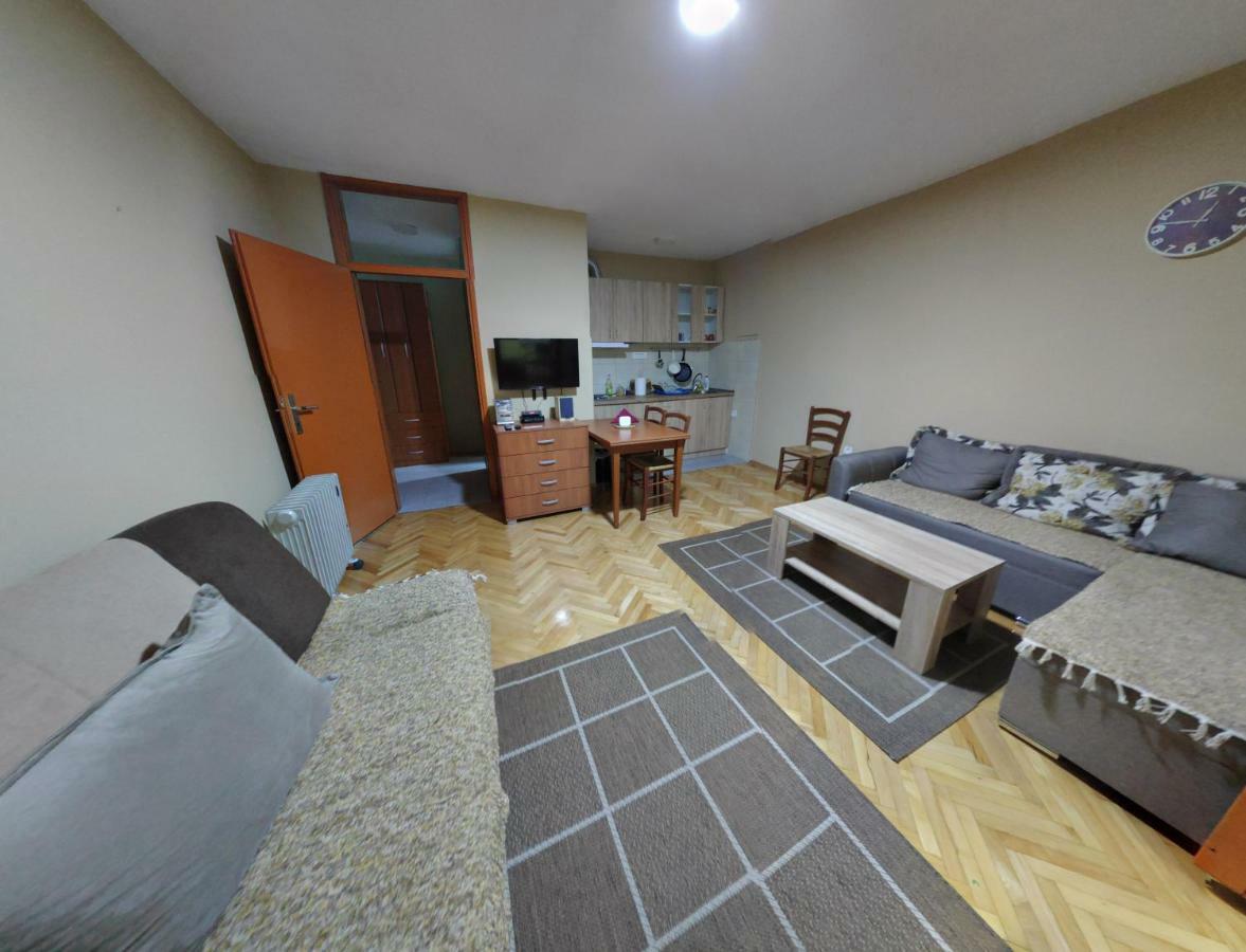 Ferienwohnung Malo Brdo Podgorica Exterior foto