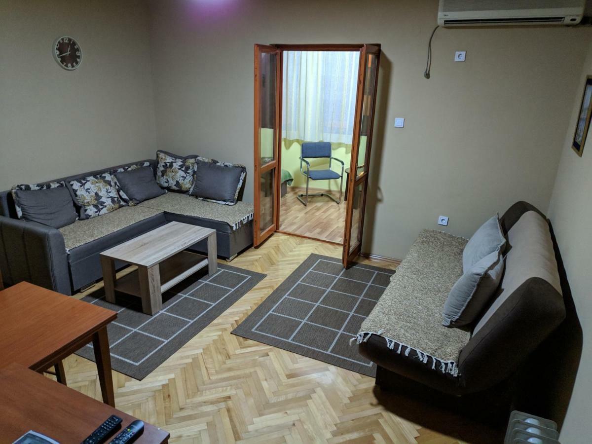 Ferienwohnung Malo Brdo Podgorica Exterior foto