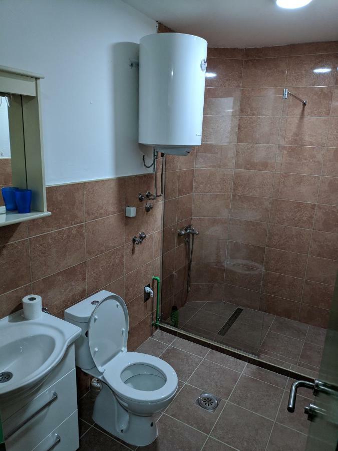 Ferienwohnung Malo Brdo Podgorica Exterior foto